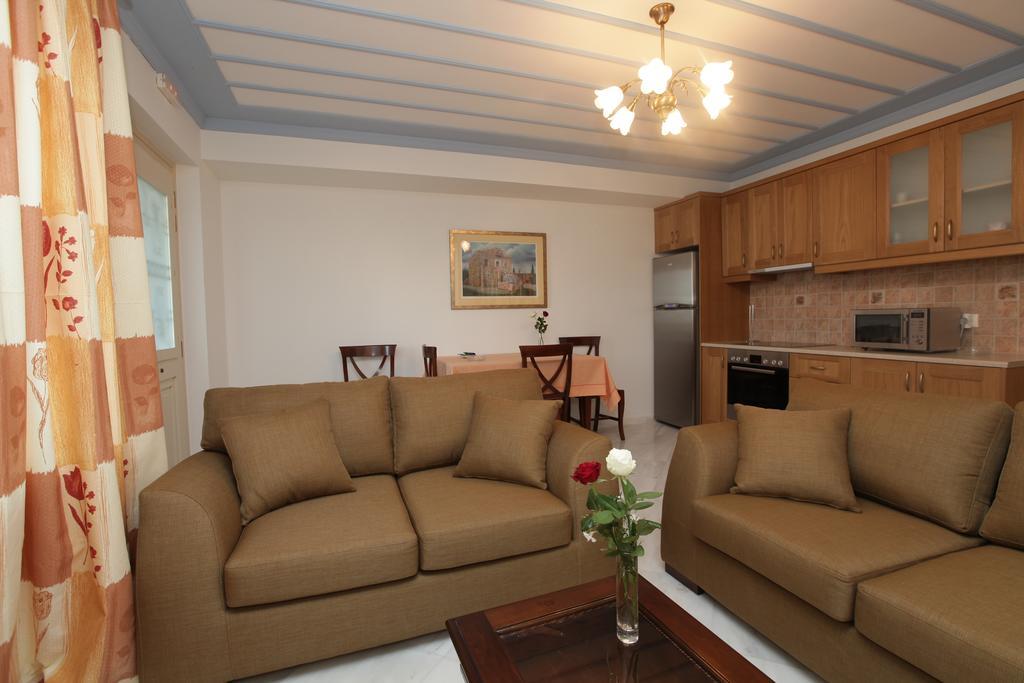 Avgerinos Hotel Kampochora  Habitación foto